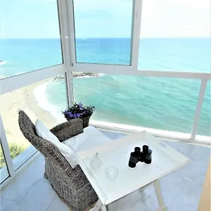 Apartamento La Perla En Playa Semi Privada, Benalmádena